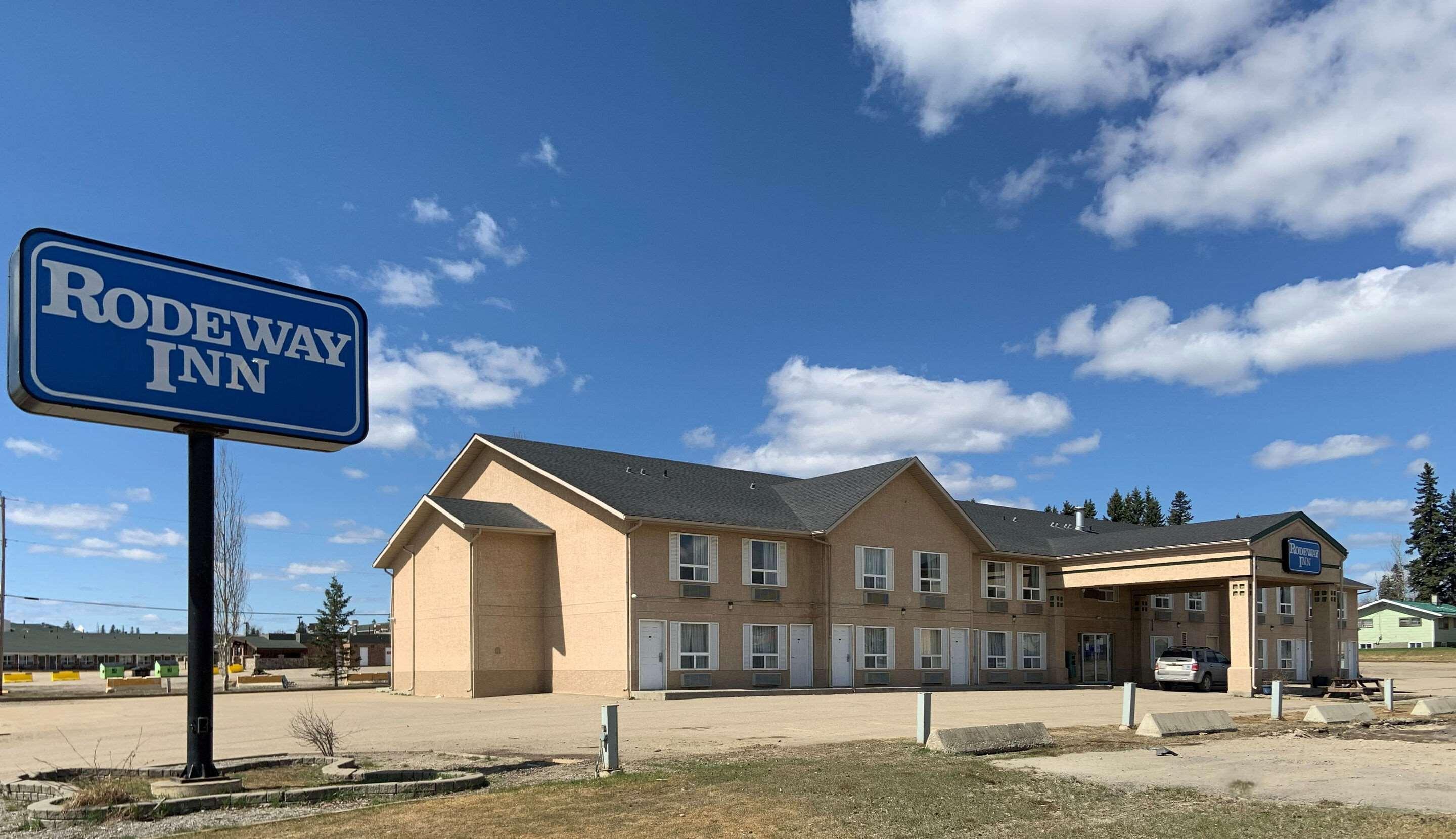 Sky Palace Inn & Suites By Jasper Beeville Luaran gambar