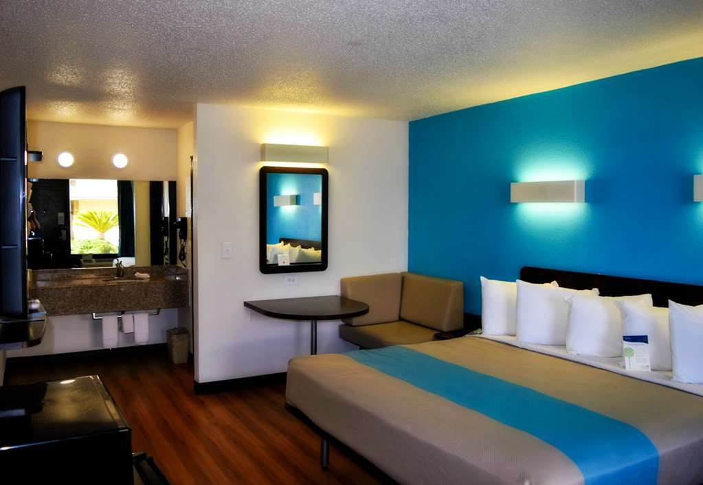 Sky Palace Inn & Suites By Jasper Beeville Bilik gambar
